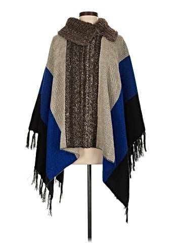 Guess Poncho (view 1)