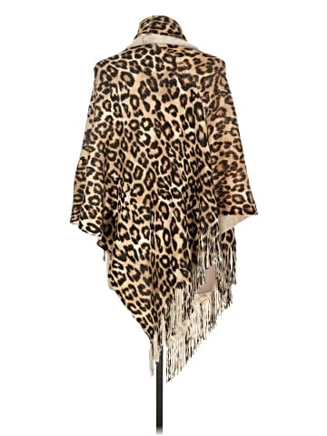Simply Noelle Poncho (view 2)