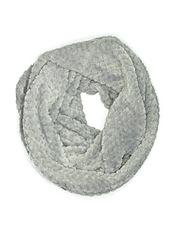 Sholdit Scarf (view 1)