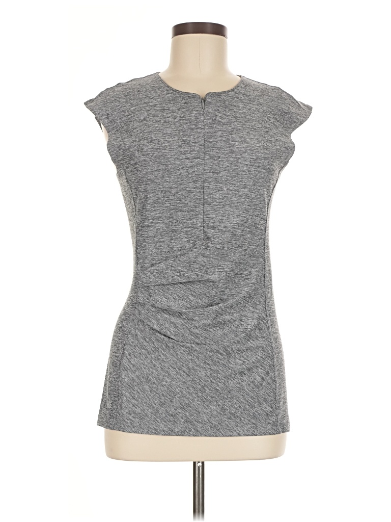 Pre-owned Athleta Sleeveless T-shirt In Gray
