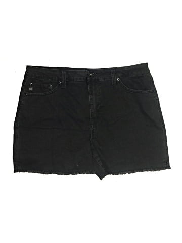 Seven7 Shorts (view 1)