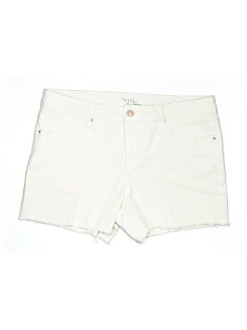 Time and Tru Shorts (view 1)