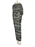 Universal Thread Camo Green Cargo Pants Size 27 waist - photo 5