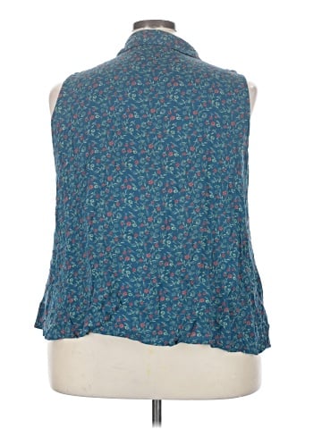 dip Sleeveless Button-Down Shirt (view 2)