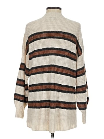 American Eagle Outfitters Pullover Sweater (view 2)