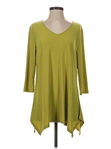 Alisha. D 3/4 Sleeve Top (view 1)