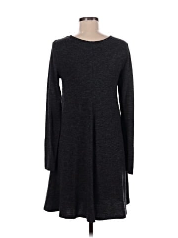 Old Navy Casual Dress (view 2)