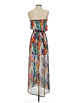 casual dress sample Hello girls, here is the sample piece of our multicoloured flair dress, perfect for the beach, caf hopping, casual holidays, and resort chilling. If we receive 50 orders, we will manufacture it