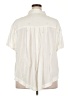 Torrid Graphic Ivory Short Sleeve Blouse Size 2X Plus (2) - photo 2
