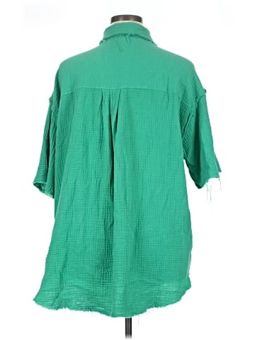 GeeGee Short Sleeve Button-Down Shirt (view 2)