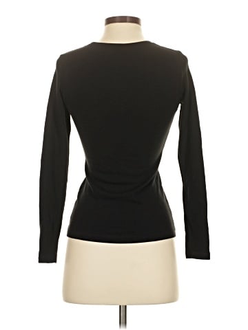 Uniqlo Turtleneck Sweater (view 2)