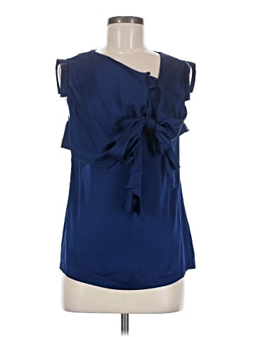 In Add Minus Sleeveless Blouse (view 1)