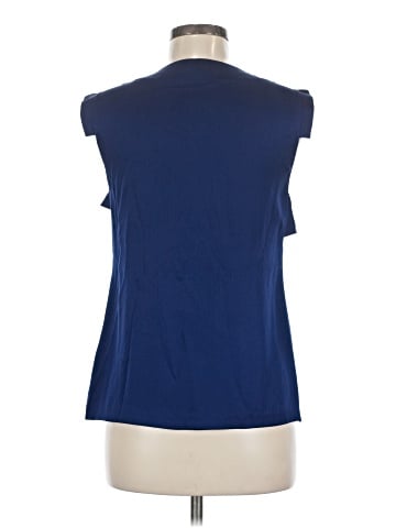 In Add Minus Sleeveless Blouse (view 2)