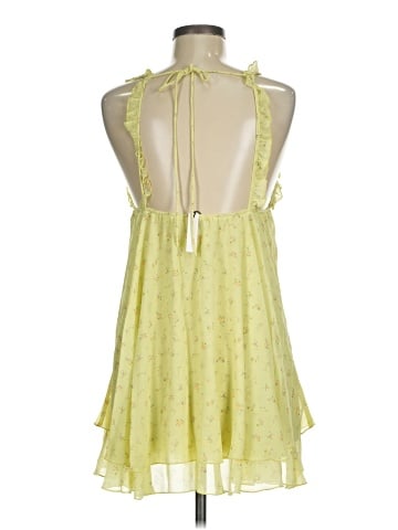 RUMORED Sleeveless Blouse (view 2)