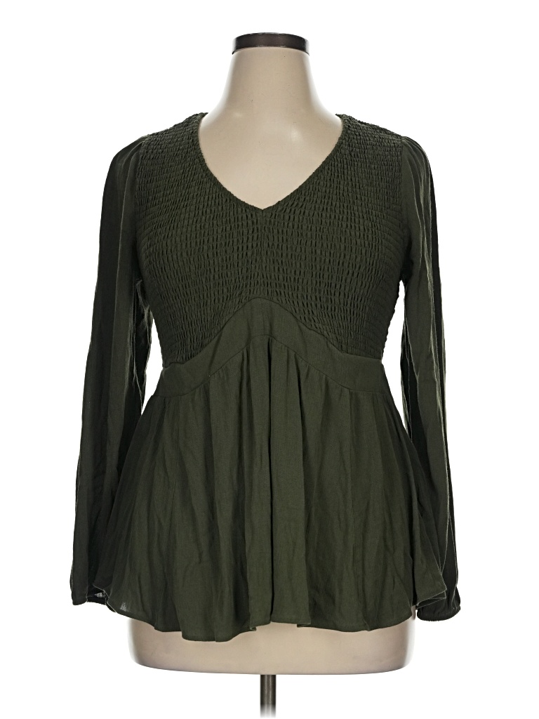 Pre-owned Torrid Long Sleeve T-shirt In Green