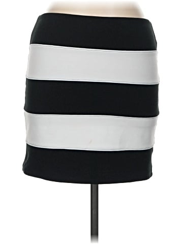 Xhilaration Casual Skirt (view 1)