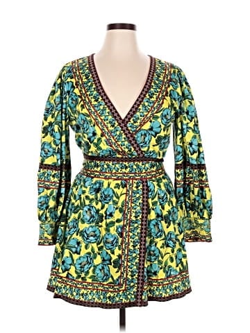 Alice + Olivia Casual Dress (view 1)