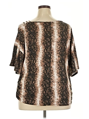 Discreet 3/4 Sleeve T-Shirt (view 2)