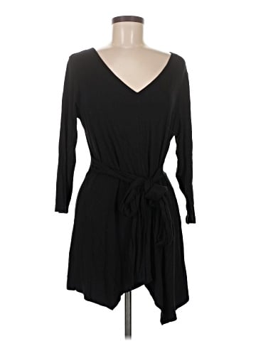Liz Lange Casual Dress (view 1)