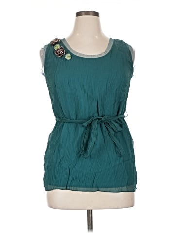 Young Essence Sleeveless Blouse (view 1)