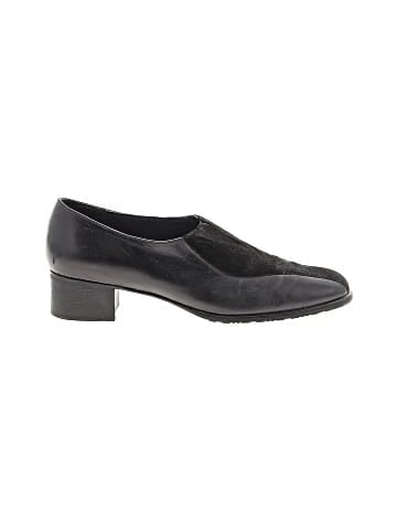 Munro American Heels (view 1)