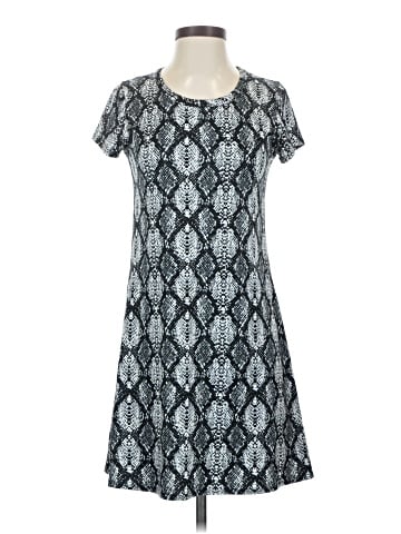 Olivia Rae Casual Dress (view 1)