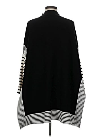 Chic Wish Poncho (view 2)