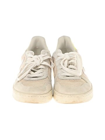 VEJA Sneakers (view 2)
