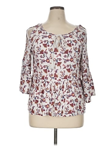 WallpapHER 3/4 Sleeve Blouse (view 1)