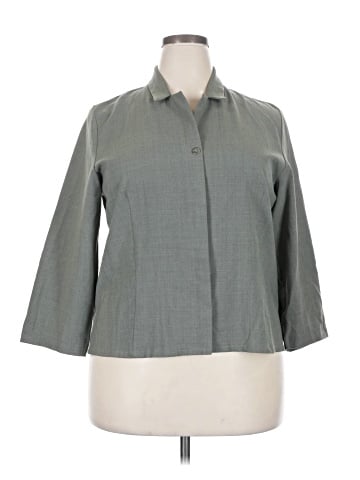 Freeport Studio 3/4 Sleeve Button-Down Shirt (view 1)