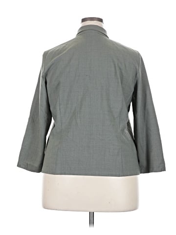 Freeport Studio 3/4 Sleeve Button-Down Shirt (view 2)