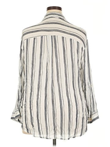 Club Z Collection 3/4 Sleeve Button-Down Shirt (view 2)