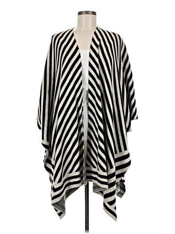 Mystree Poncho (view 1)