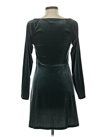 Old Navy Casual Dress (view 2)