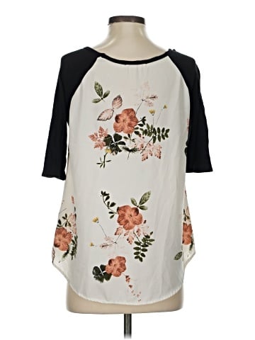Le Lis 3/4 Sleeve Blouse (view 2)