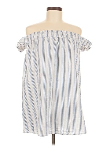 Romeo & Juliet Couture Sleeveless Blouse (view 1)