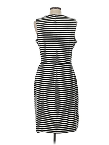 Old Navy Casual Dress (view 2)