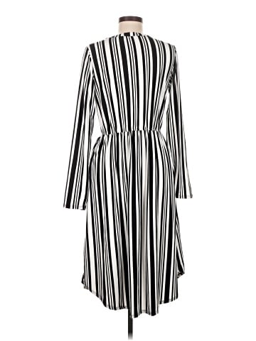 Betsey's Boutique Shop Casual Dress (view 2)