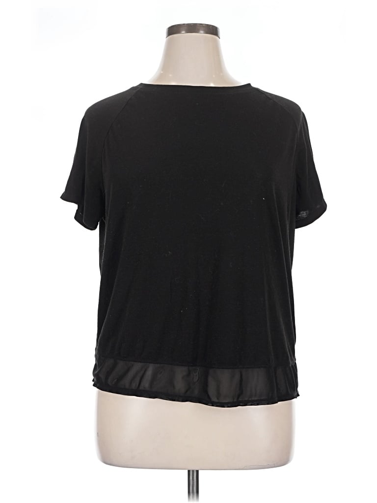 Pre-owned Avia Short Sleeve T-shirt In Black