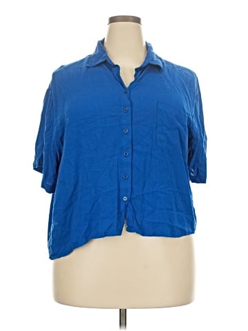 Rouge 3/4 Sleeve Button-Down Shirt (view 1)
