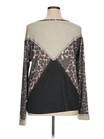 Betsey's Boutique Shop Long Sleeve Top (view 2)