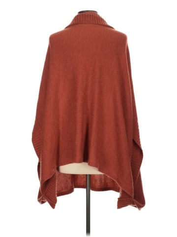 Simply Noelle Poncho (view 2)