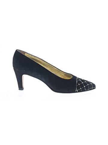 St. John Heels (view 1)