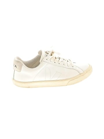 VEJA Sneakers (view 1)