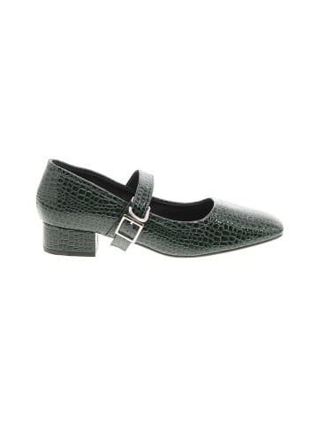 Unbranded Flats (view 1)