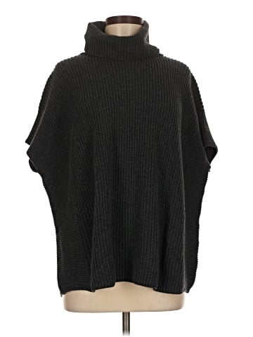 Lilla P Poncho (view 1)