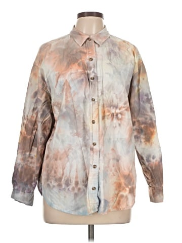 Universal Thread Long Sleeve Button-Down Shirt (view 1)