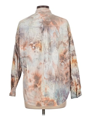 Universal Thread Long Sleeve Button-Down Shirt (view 2)