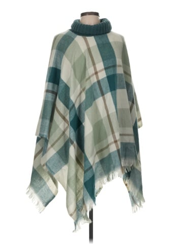 Simply Noelle Poncho (view 1)