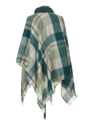 Simply Noelle Poncho (view 2)